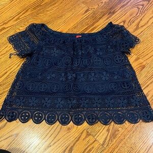 5|48 Woman’s Navy Crochet Top Size 548
